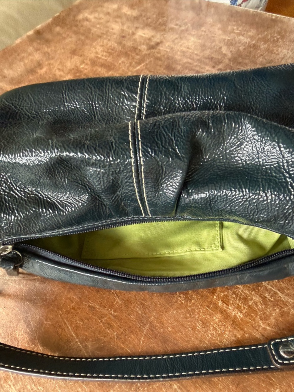 Vintage Coach Navy Patent leather baguette bag - Picture 4 of 8